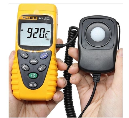 Fluke 941 Illuminometer 80×55×29mm Sensor Size 220g Weight for Diverse Applications