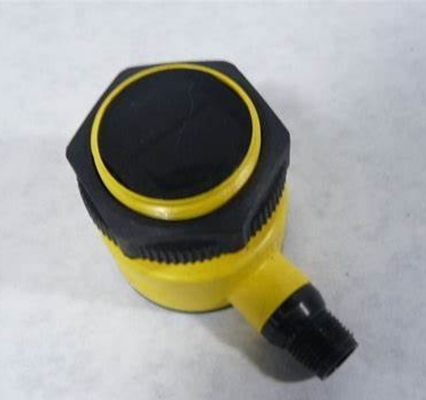 Banner Engineering T30SP6FF600Q Photoelectric Sensor, Fixed Field, 600mm, 10-30VDC, PNP, QD, T30