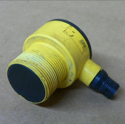 Banner Engineering T30SP6FF600Q Photoelectric Sensor, Fixed Field, 600mm, 10-30VDC, PNP, QD, T30