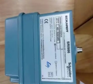 Foxboro SRI986-BIDS7EAANA-CG Electro Pneumatic Positioner With Attachment Kit Order As Auxiliary