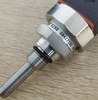 Danfoss MBT 5250 Inductive Temperature Sensor Switch Model 084Z7195