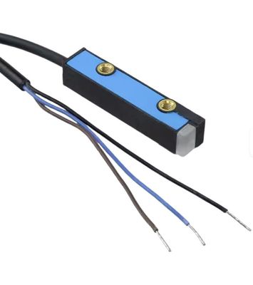 New & Original PLC Inductive Proximity Switch Sensor IQ08-02BPSKT0S 1055494