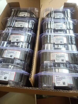 Magnetic Differential Pressure Gauge Featuring 2 Percent Accuracy and Measurement Range 0 to 750 Pa