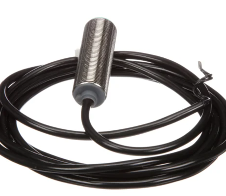 Pepperl + Fuchs Inductive Sensor 3RG40 Series with 4.5-5.5mm Range and M18 x 1 Threaded Mounting SPST-NO Switching