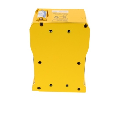 KEYENCE SZ-04M Safety Laser with PNP/NPN Output and Class 1 Laser Class