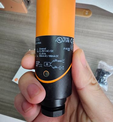 Durable IFM Inductive Sensor IB0016 IBE2020 with 20mm Sensing Range and Short-Circuit Proof Protection