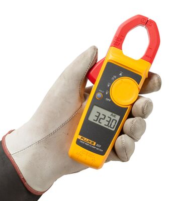 فلوك 323 True RMS Clamp Meter مع 400 A AC Current و 600 V AC Voltage قياس