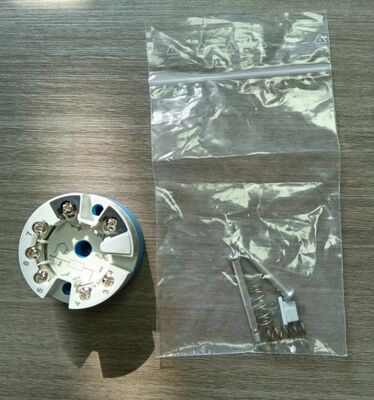 جهاز إرسال درجة حرارة E+H TMT84-A1A2A أصلي 100% بتصنيف IP65 وهيكل من الفولاذ المقاوم للصدأ