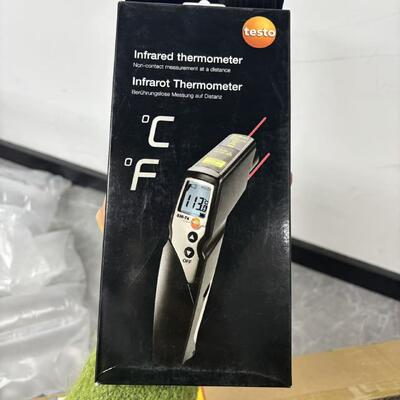 Testo 830-T4 Infrared Thermometer with 2-Point Laser Marking, Wide Measuring Range (-58.0° to 932.0 °F), and High Accuracy (±0.9 °F)