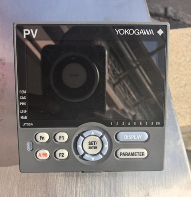 Brand new original Yokogawa UT55A-NNN-10-UN Japanese temperature controller temperature control switch