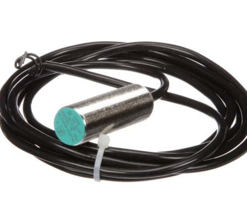 Pepperl + Fuchs Inductive Sensor 3RG40 Series with 4.5-5.5mm Range and M18 x 1 Threaded Mounting SPST-NO Switching